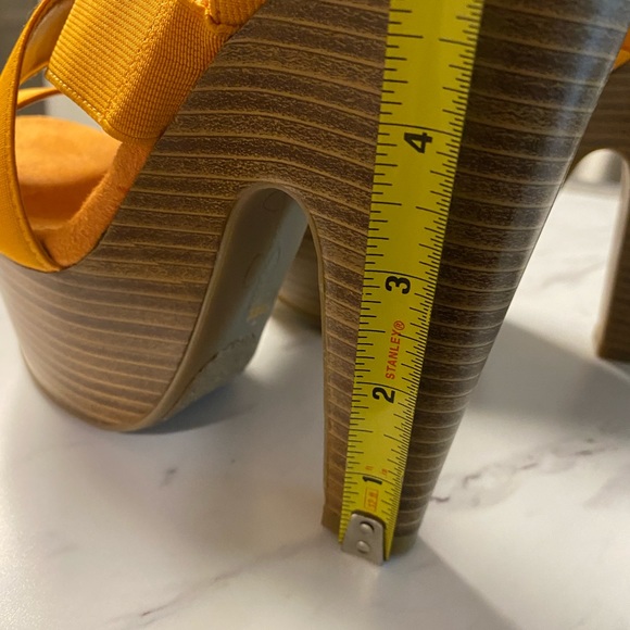 SOLD!!!SOLD!!!SOLD!!!Women platform style wedge heels size in perfect condition - Picture 6 of 8
